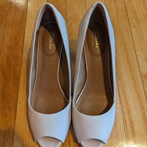 US 10 M Nude/Pale Pink Leather Heels